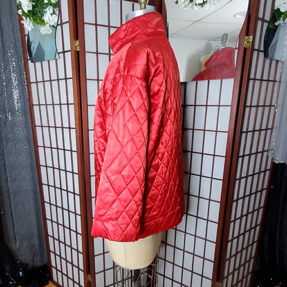 Red jacket - Picture 2 of 4